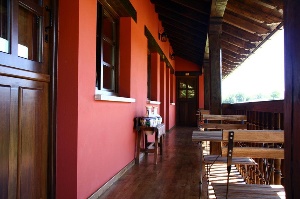 Gasthaus La Casona De Torio Exterior foto